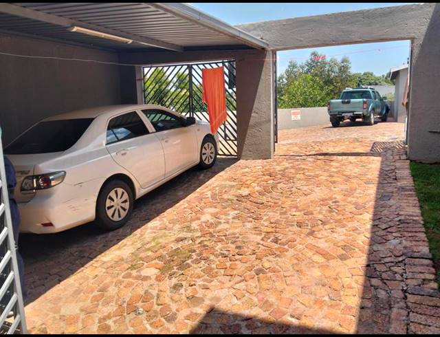 3 BEDROOM CLUSTER FOR SALE IN RIDGEWAY A